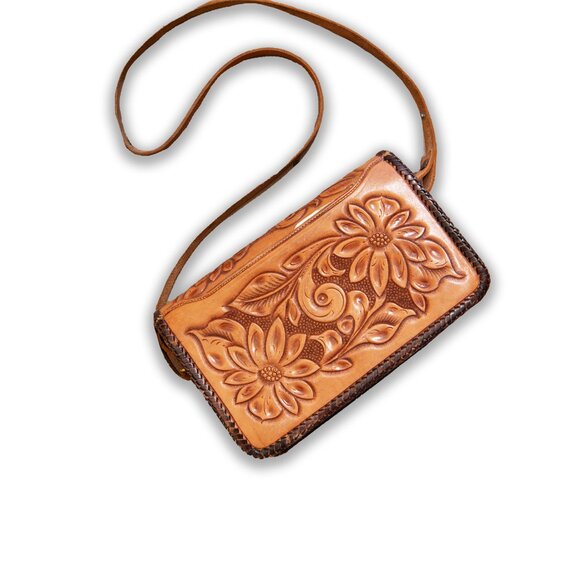 Vintage 1970s Tooled Leather Bag with Shoulder Strap and Original Letters - Picture 5 of 11